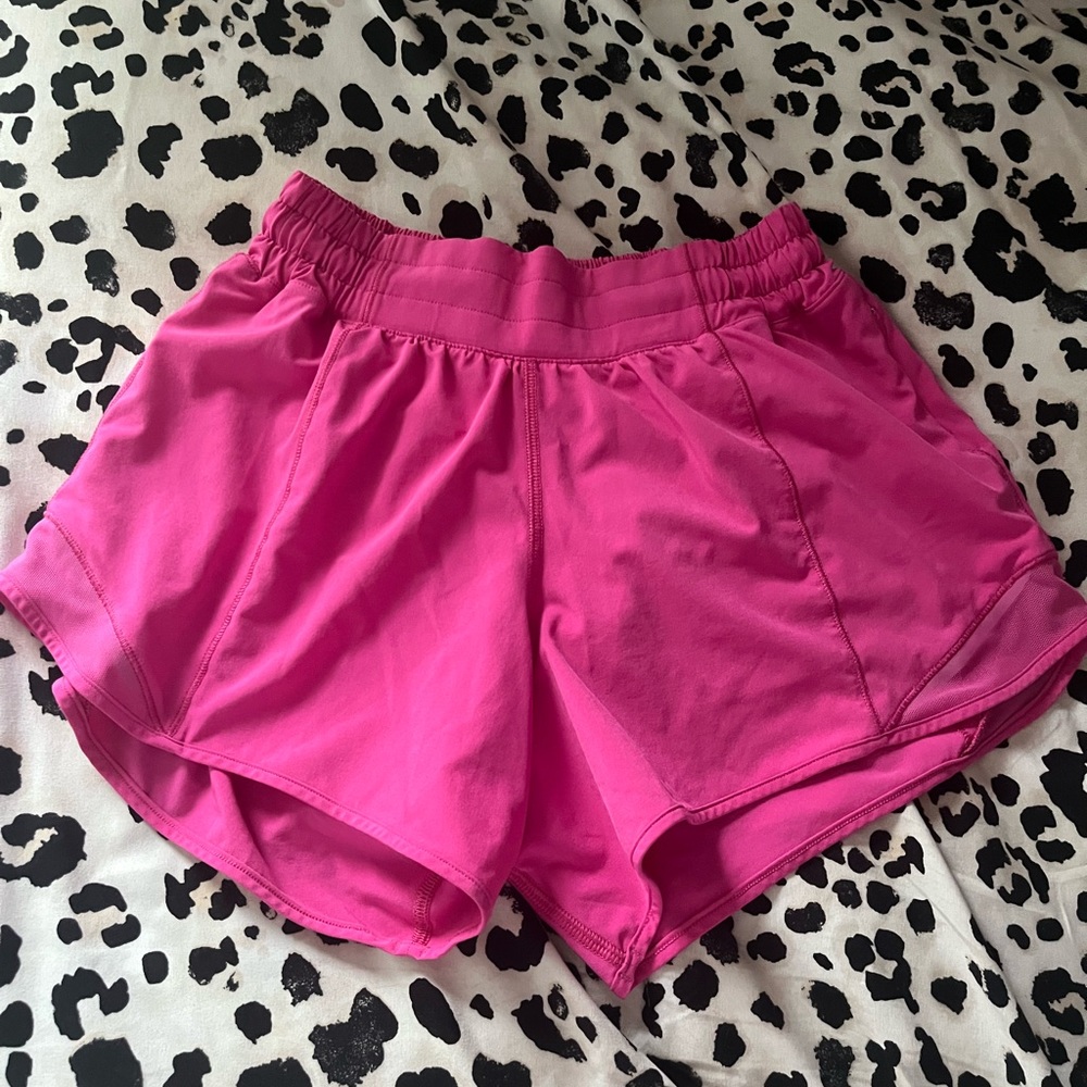 lululemon Hotty Hot Low-Rise Short 4" Sonic Pink